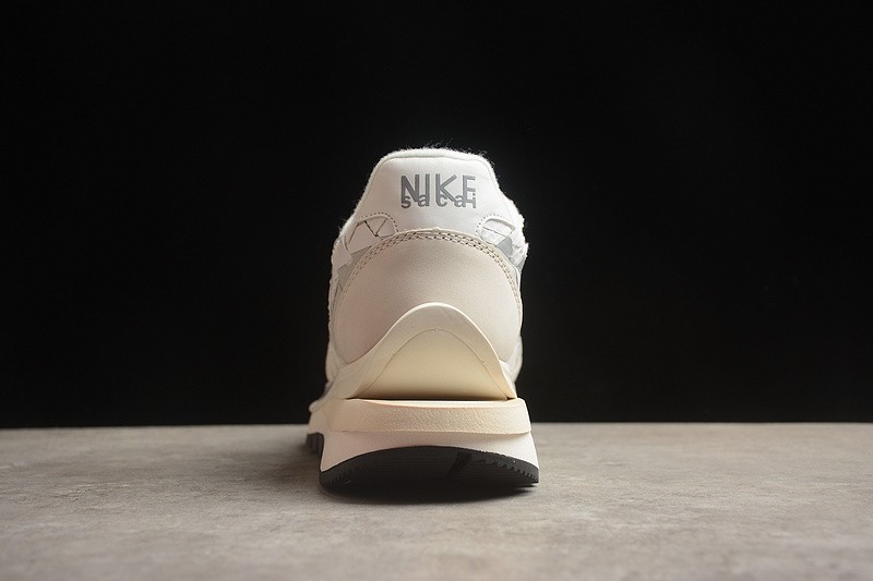 sacai x Nike LDVaporwaffle Mix Low White DR5209-100