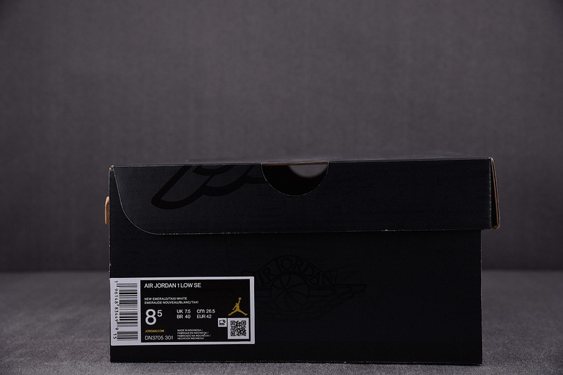 Air Jordan 1 Low SE New Emerald DN3705-301