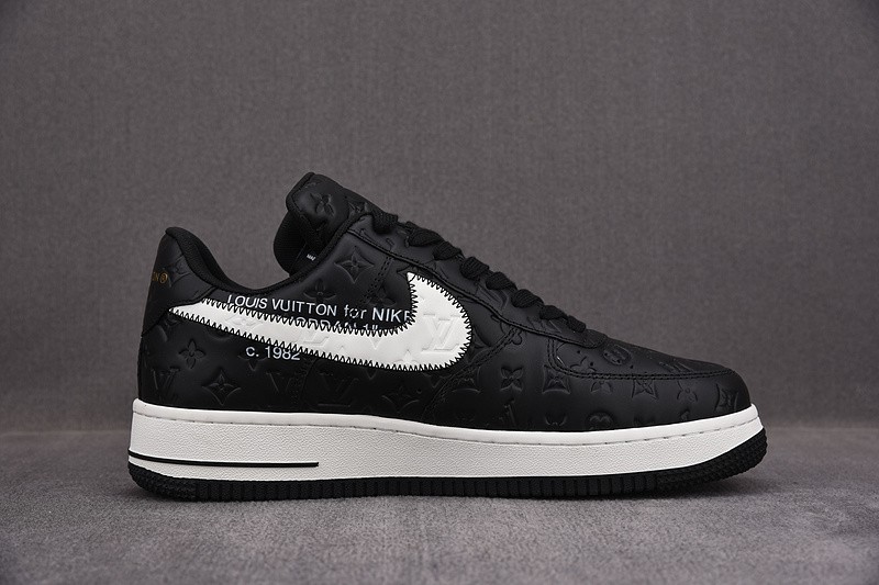 NIKE LOW AIR FORCE 1 X black