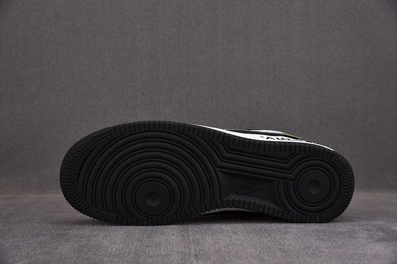 NIKE LOW AIR FORCE 1 X black