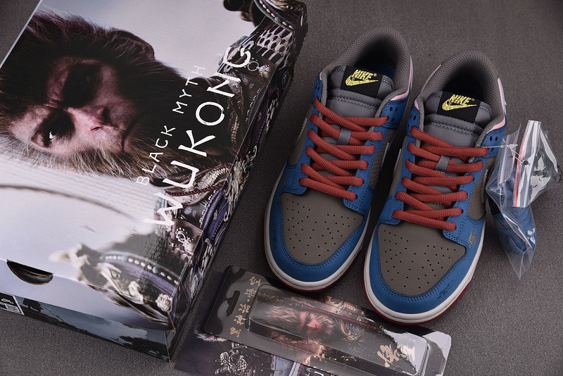 Nike SB Dunk Low 