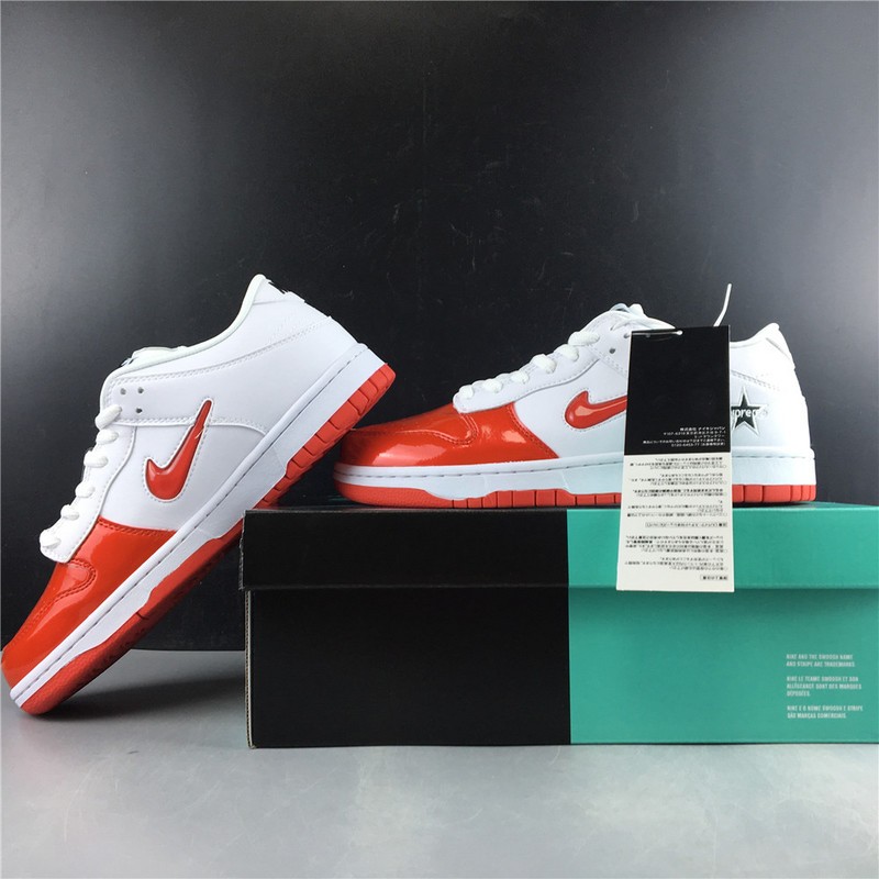 S*p*e Nike SB Dunk Low