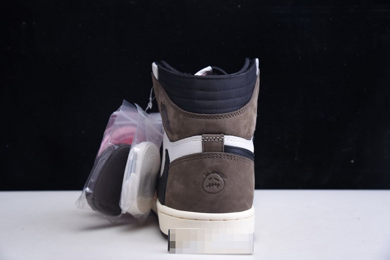 AIR JORDAN 1 RETRO HIGH TRAVIS SCOTT