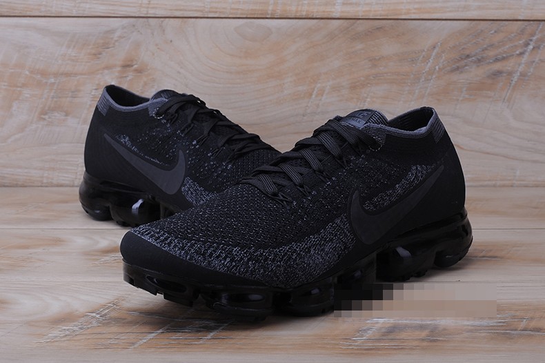 Nikelab Air Vapormax Flyknit "Triple Black" - 899473 003