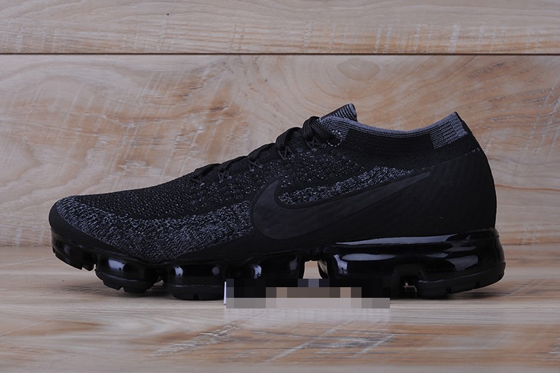 Nikelab Air Vapormax Flyknit "Triple Black" - 899473 003