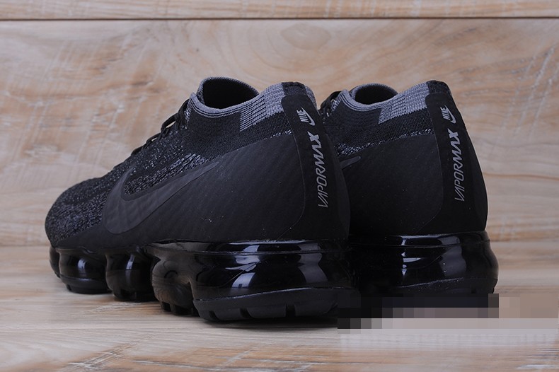 Nikelab Air Vapormax Flyknit "Triple Black" - 899473 003