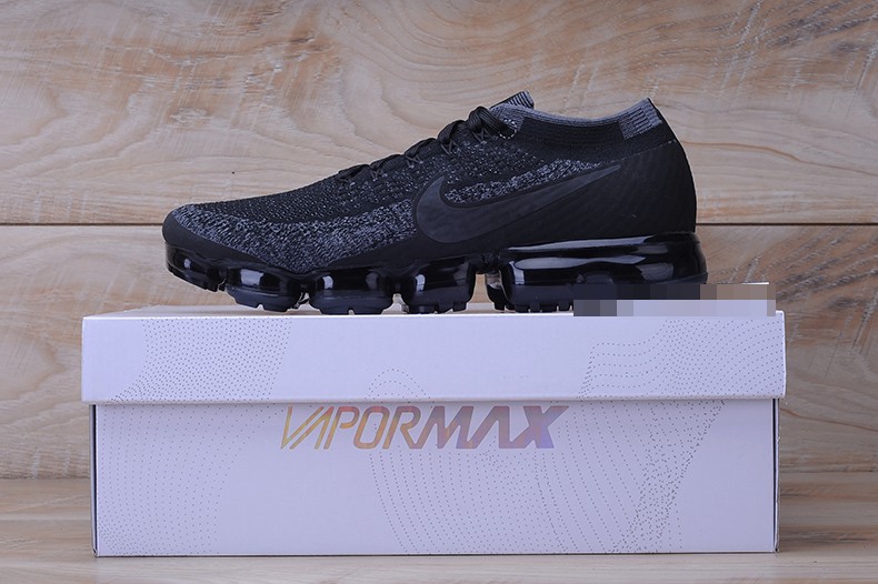 Nikelab Air Vapormax Flyknit "Triple Black" - 899473 003