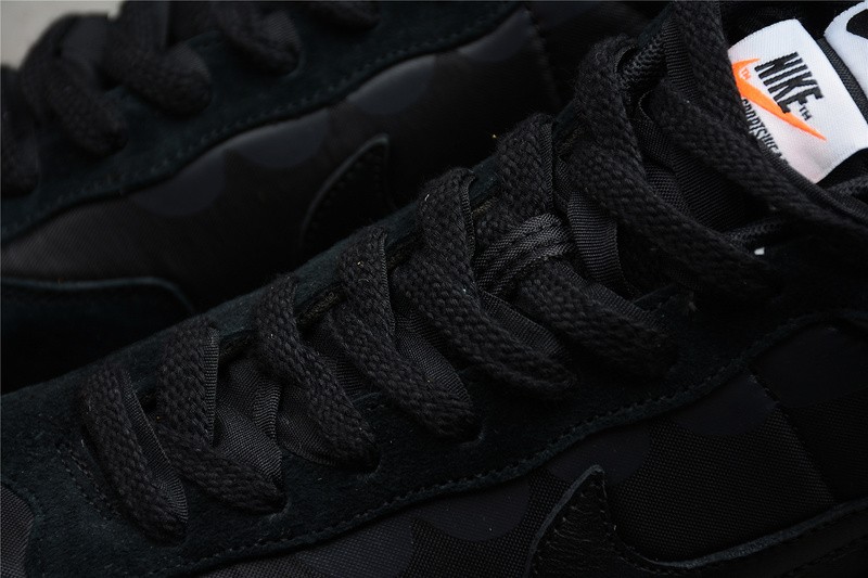 NIKE VAPORWAFFLE SACAI