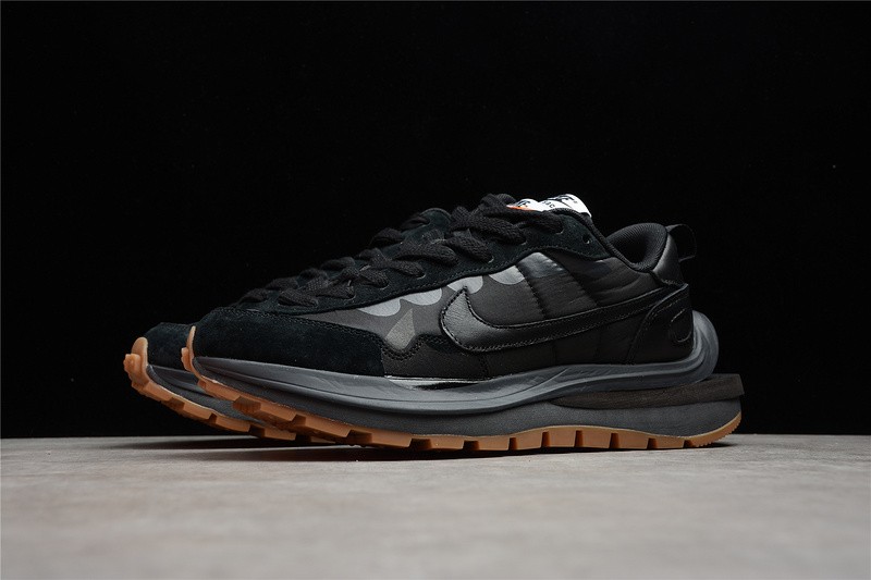 NIKE VAPORWAFFLE SACAI