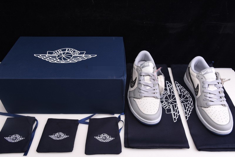 AIR JORDAN 1 low CN8007-001