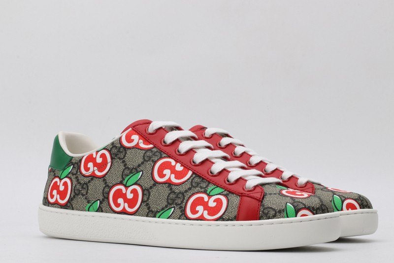 G*u*i* Trainer Sneaker45