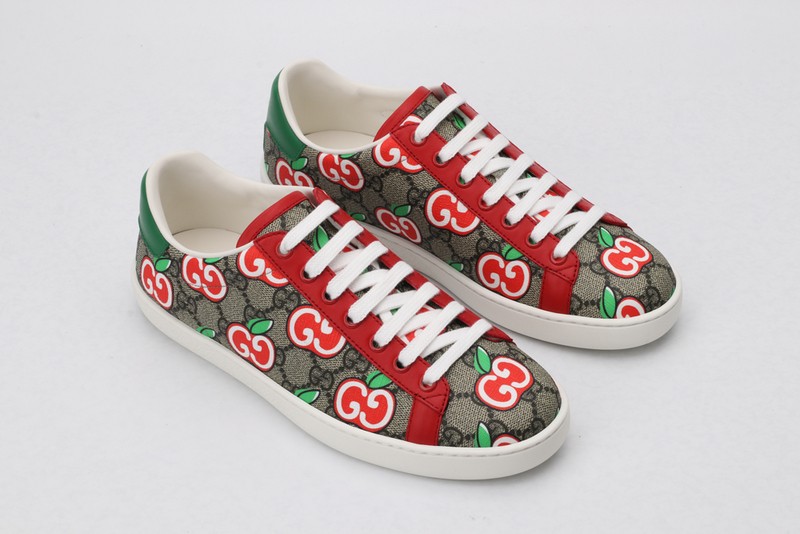 G*u*i* Trainer Sneaker45