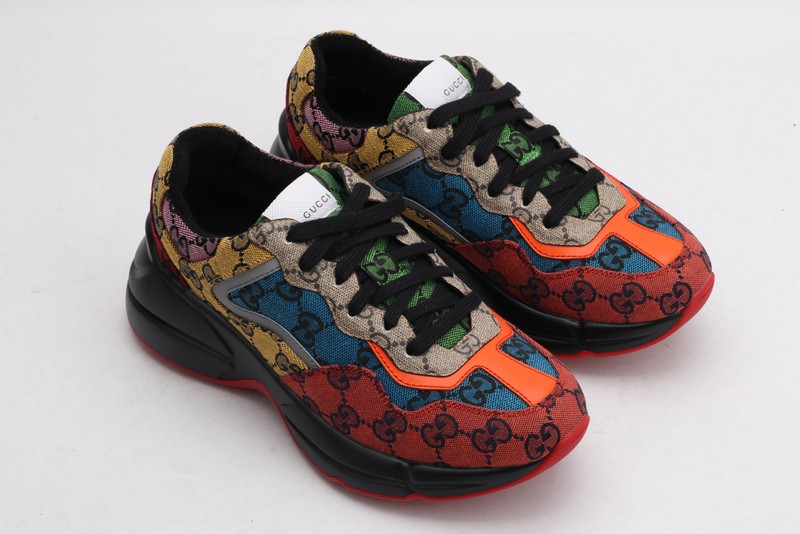G*u*i* Trainer Sneaker2