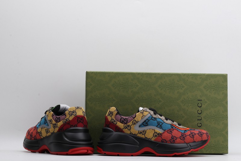 G*u*i* Trainer Sneaker2