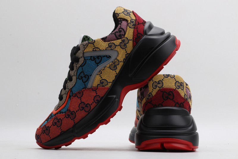 G*u*i* Trainer Sneaker2