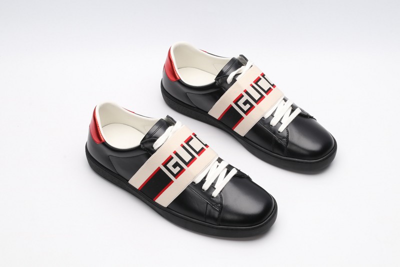 G*u*i* Ace Embroidered Low-Top Sneaker black