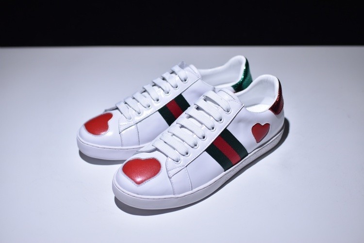 G*u*i* Ace Embroidered Low-Top Sneaker with RED HEART WOMENS