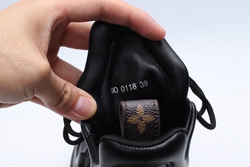 LV snekaers L000001