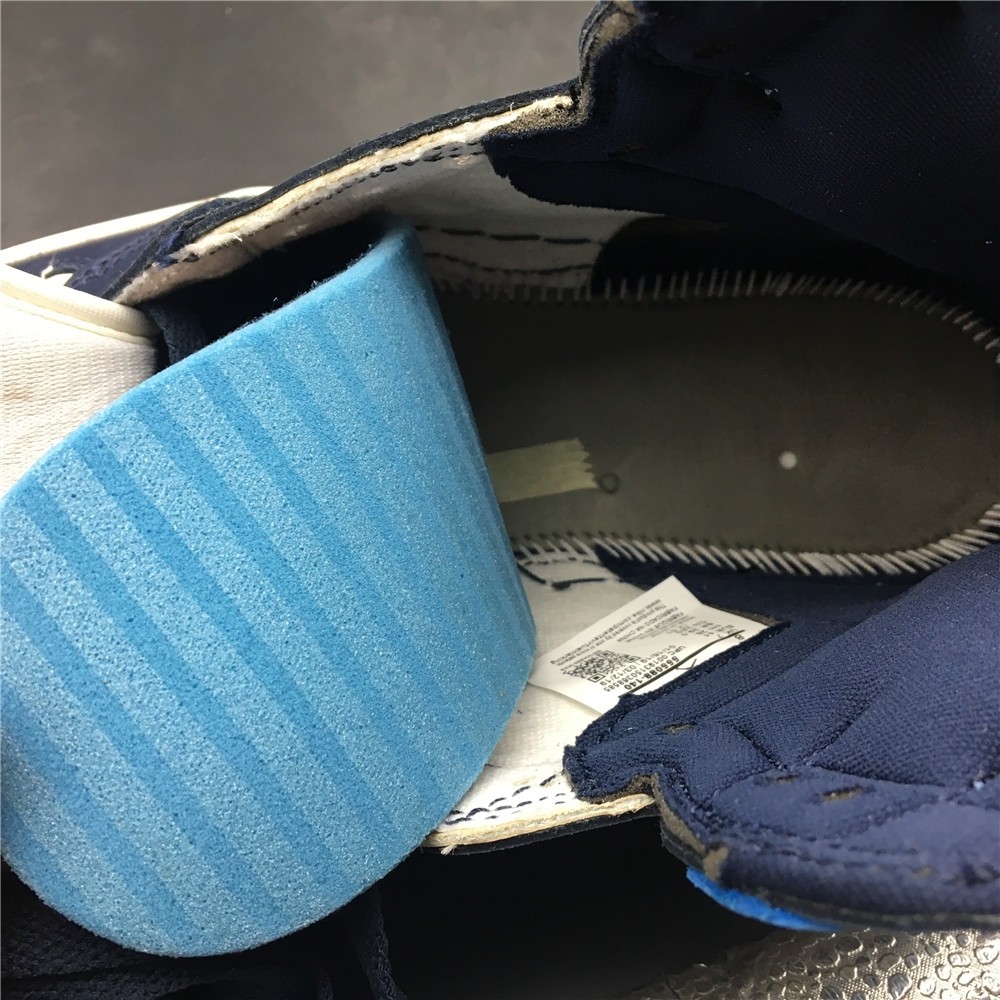 Air Jordan 1 Obsidian University Blue 555088-140