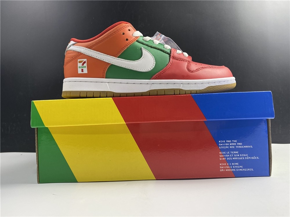 NIKE SB DUNK LOW 7-ELEVEN x CZ5130-600