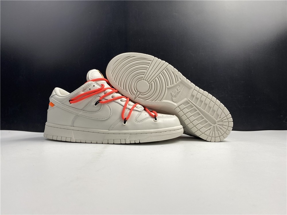 Off-White x Nike Dunk Low CT0856-900