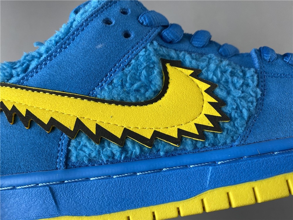 Grateful Dead x Nike SB Dunk Low CJ5378-400