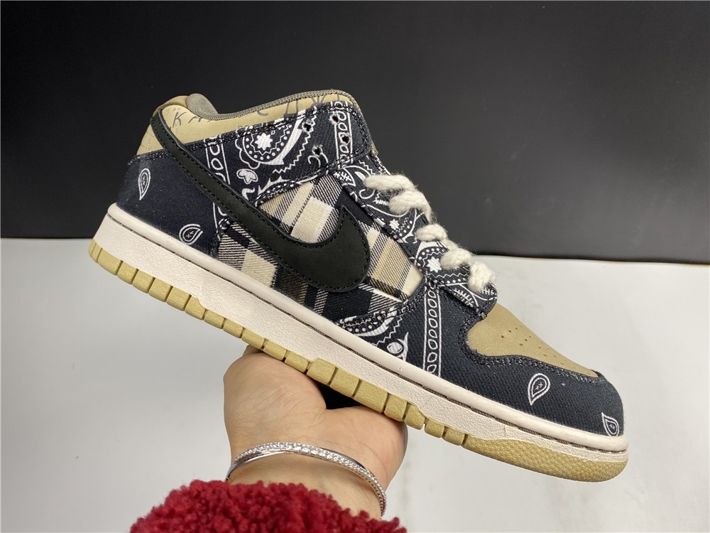 Travis Scott x Nike SB Dunk Low CT5053-001