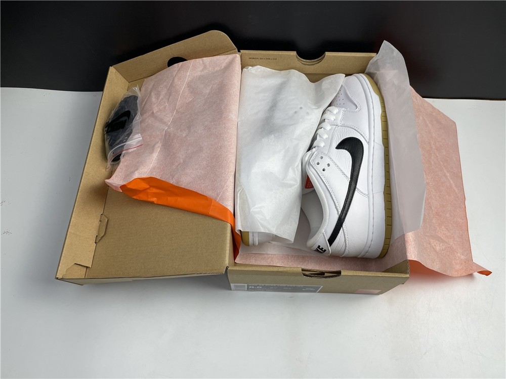 Nike SB Dunk Low “Classic Green” CD2563-100