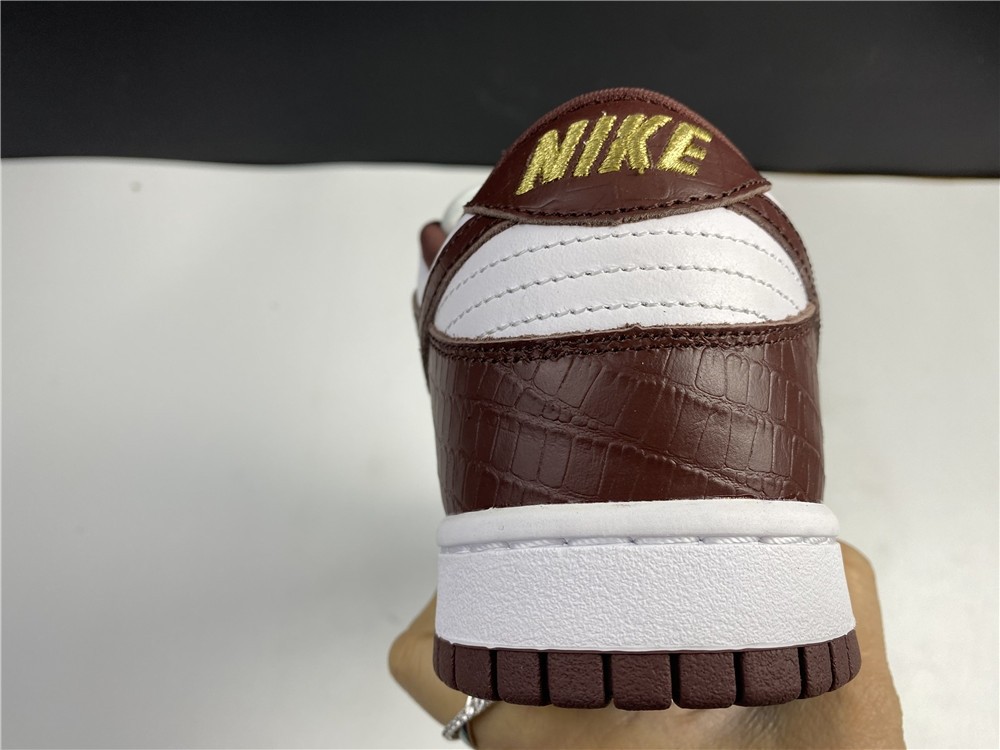 S*p*e x Nike SB Dunk Low DH3228-100