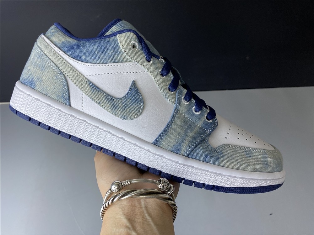 Air Jordan 1 Low CZ8455-100