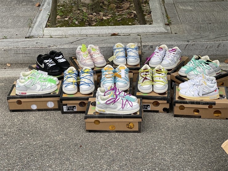 OFF-WHITE x Futura x Nike Dunk Low DM1602-118