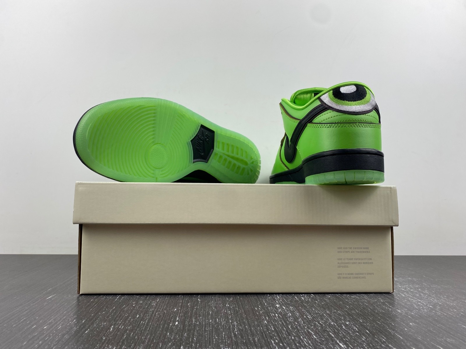 The Powerpuff Girls x Dunk Low Pro SB QS