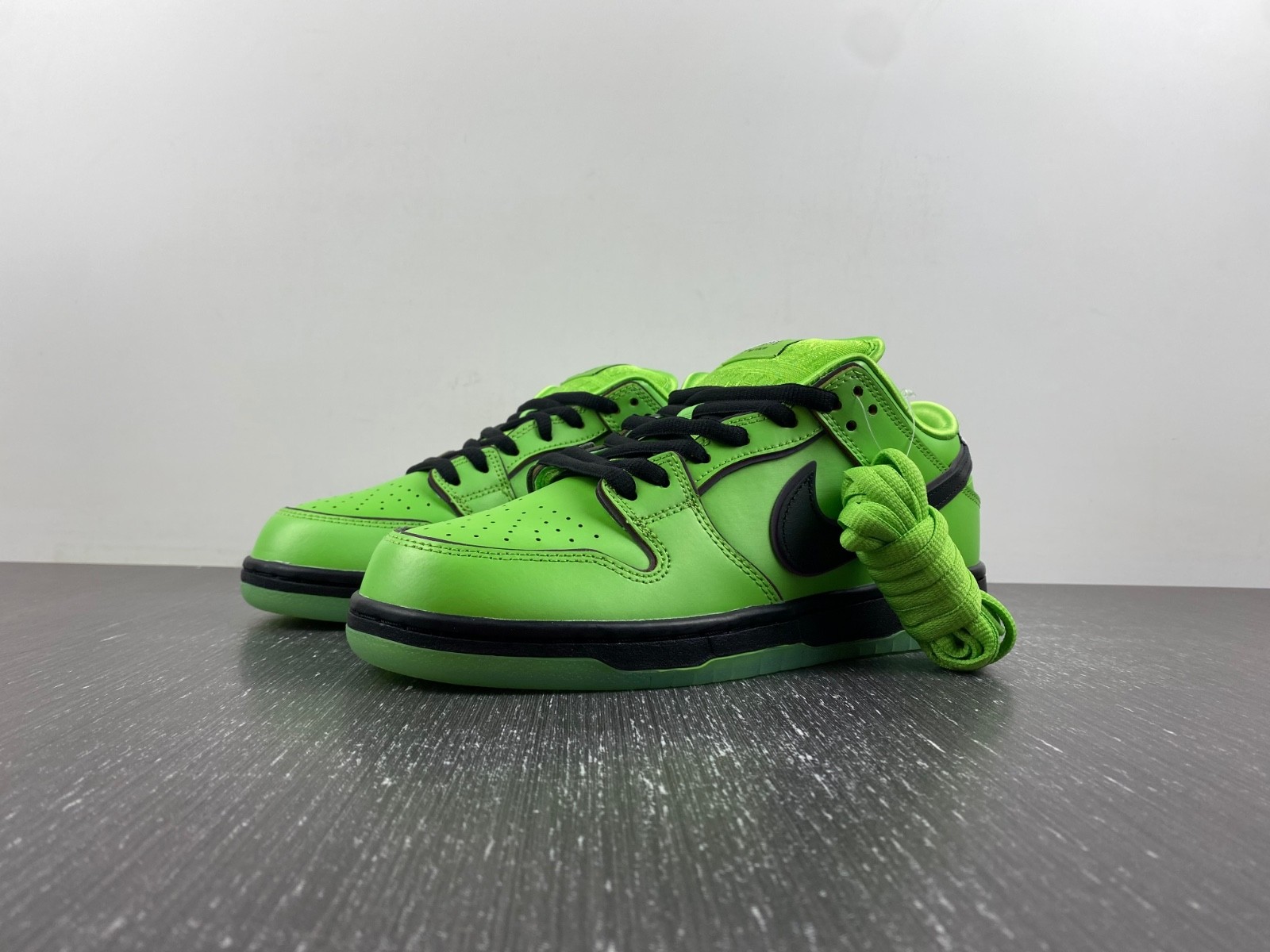 The Powerpuff Girls x Dunk Low Pro SB QS