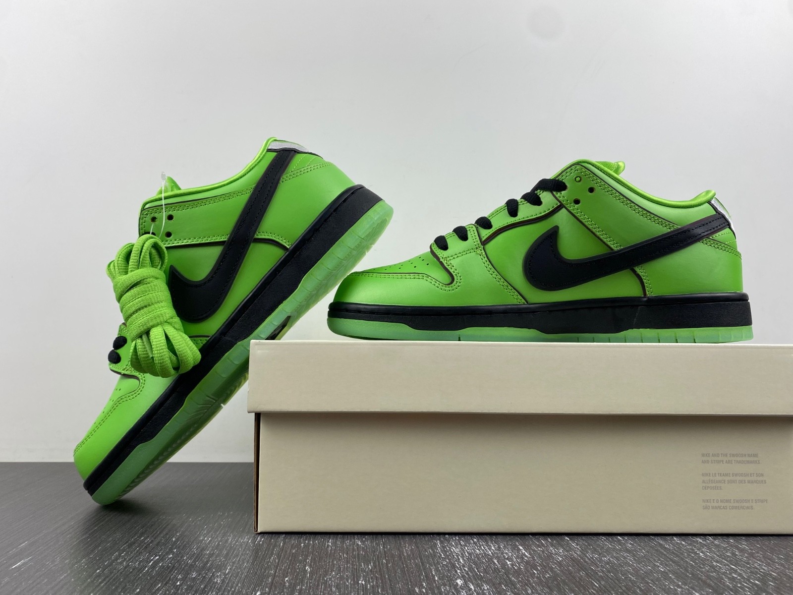 The Powerpuff Girls x Dunk Low Pro SB QS