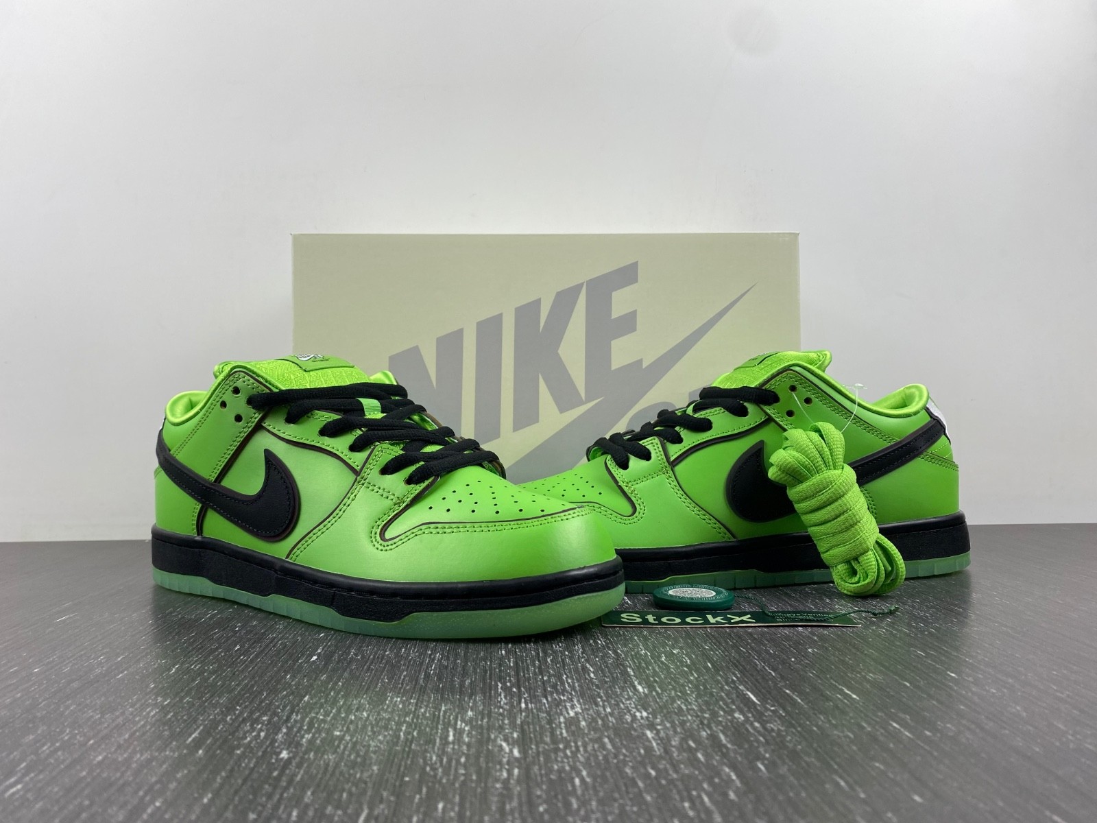 The Powerpuff Girls x Dunk Low Pro SB QS
