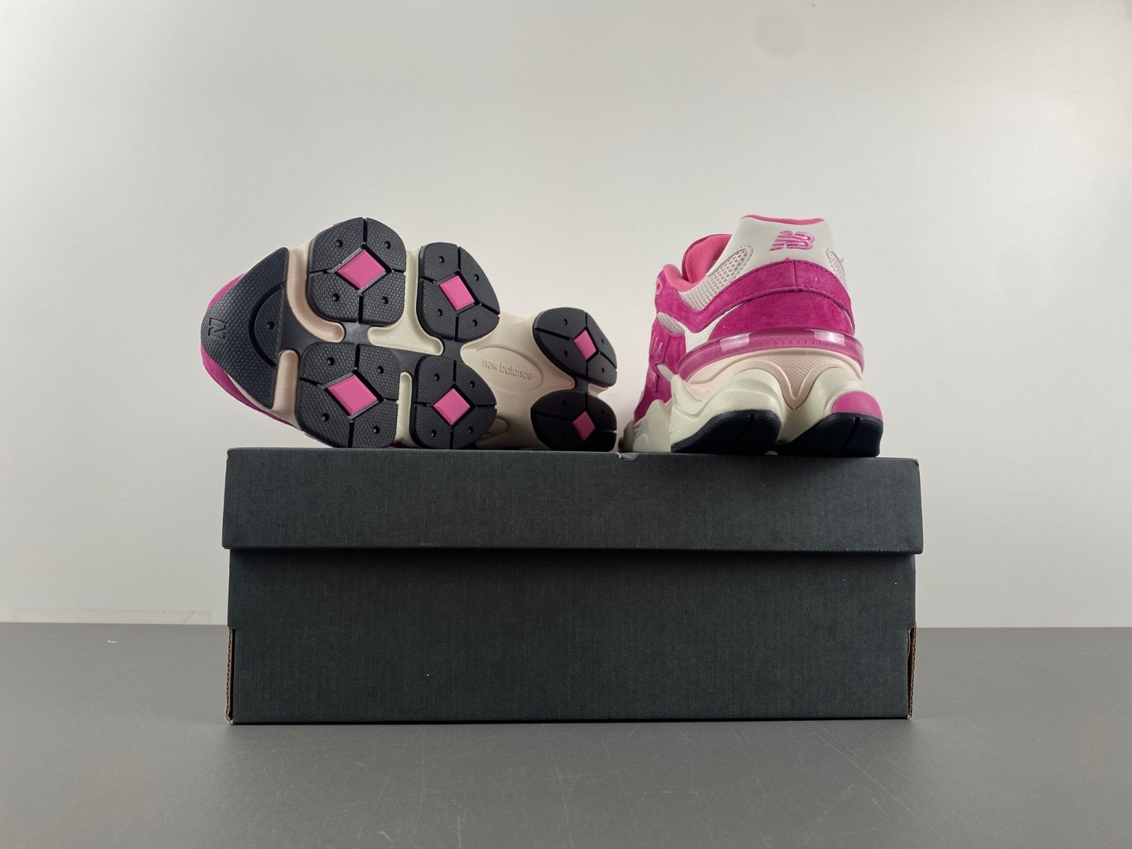 NEW BALANCE 9060 NB000044