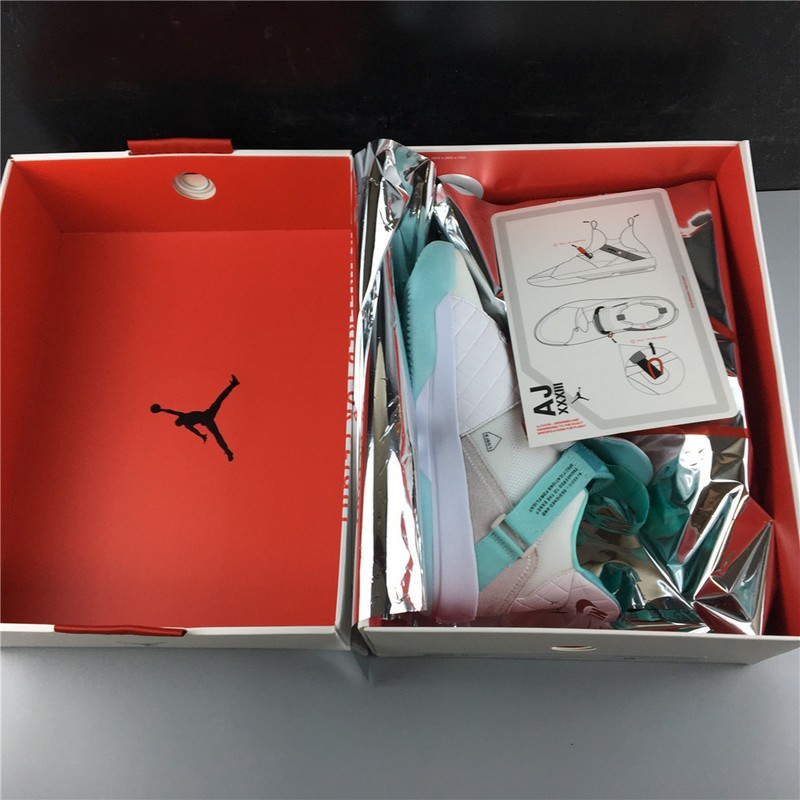 Air Jordan 33