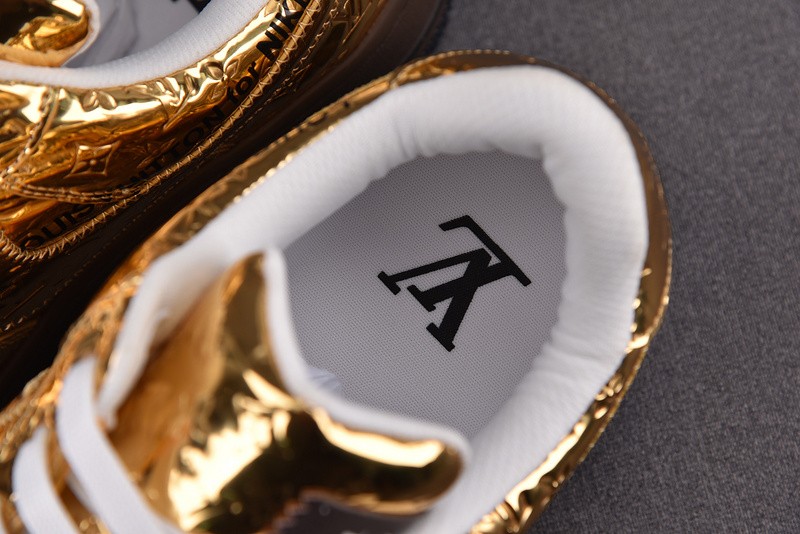 NIKE LOW AIR FORCE 1 X gold