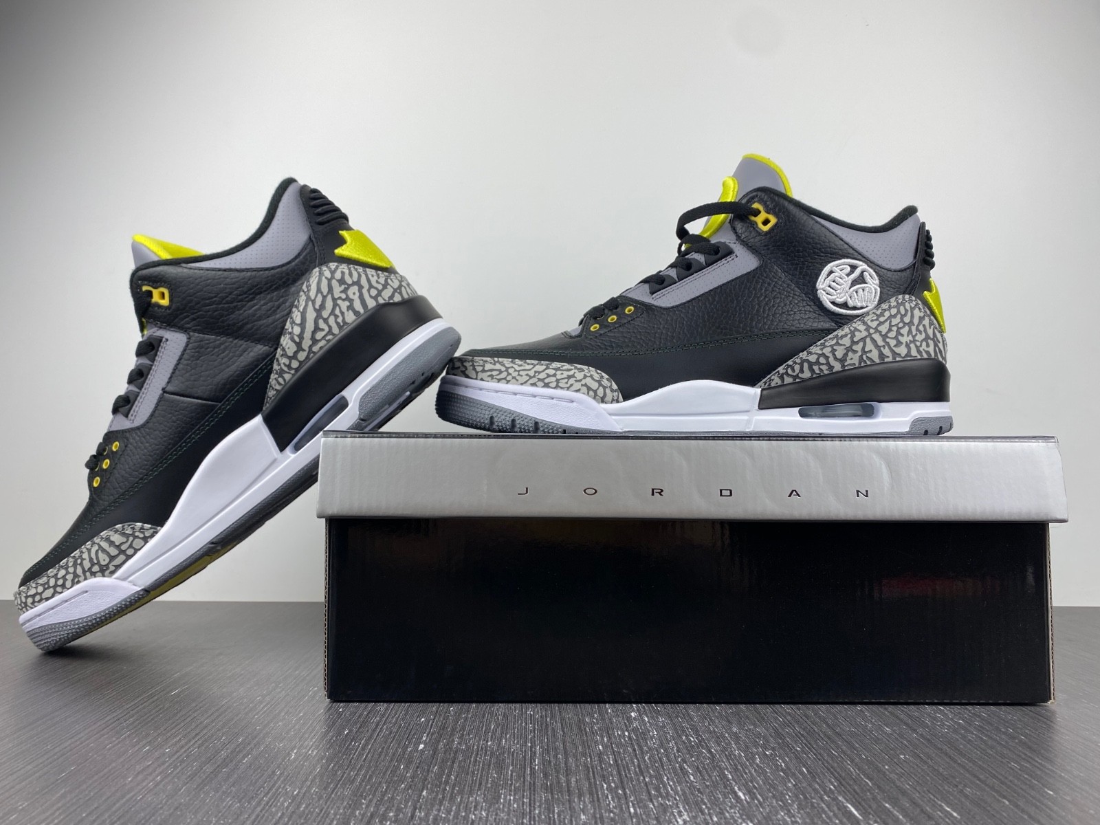 Air Jordan 3 Retro Oregon Ducks Pit Crew H011-MNJDLS-594-282240
