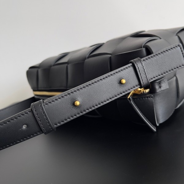 BV BAG18