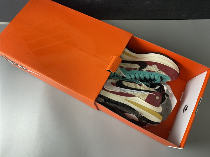 Sacai x Nike Pegasus VaporFly SP CI9928 301