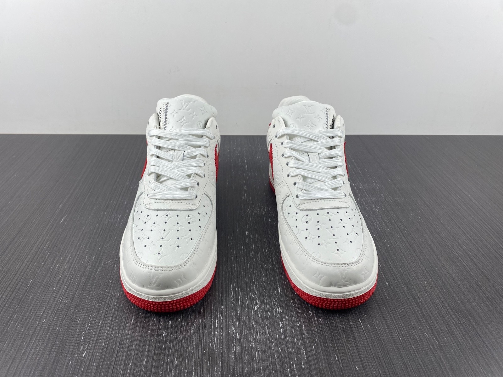 NIKE LOW AIR FORCE 1 X WHITE red