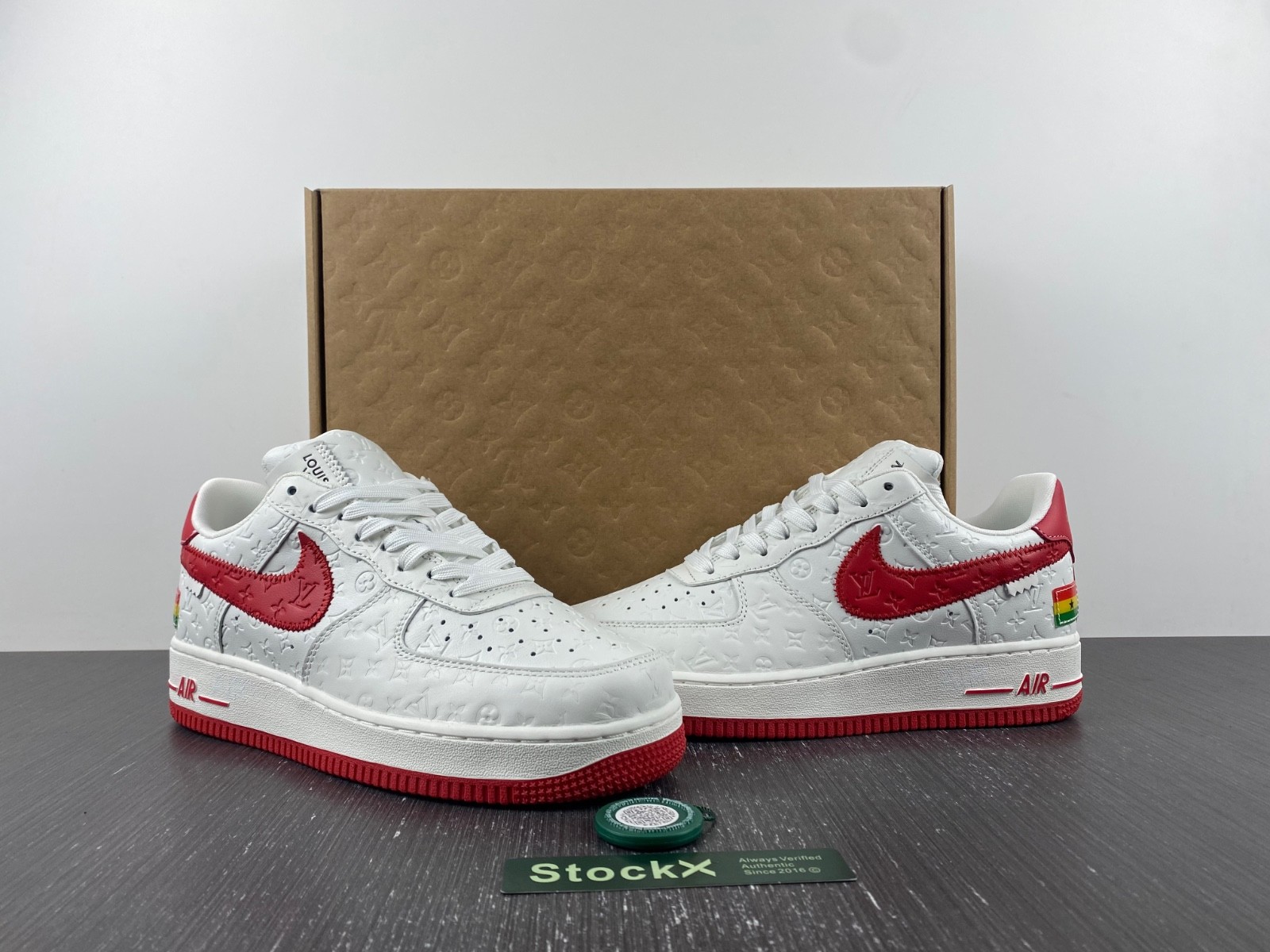 NIKE LOW AIR FORCE 1 X WHITE red