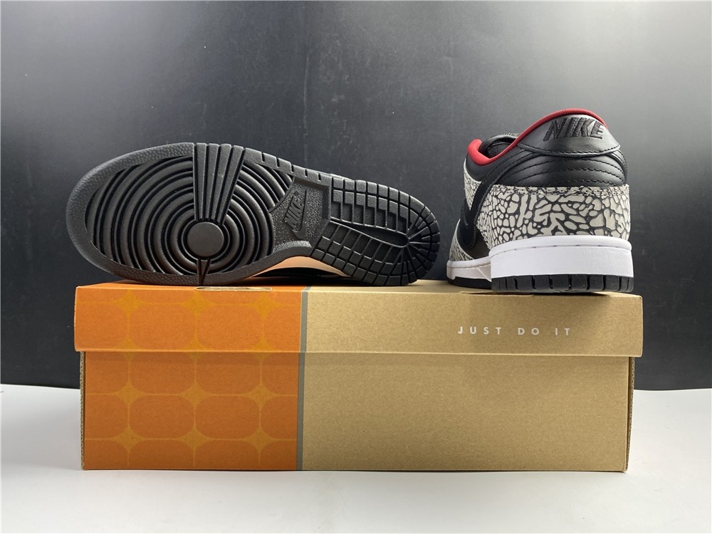 S*p*e × Nike SB Dunk Low “Black Cement" 304292-131