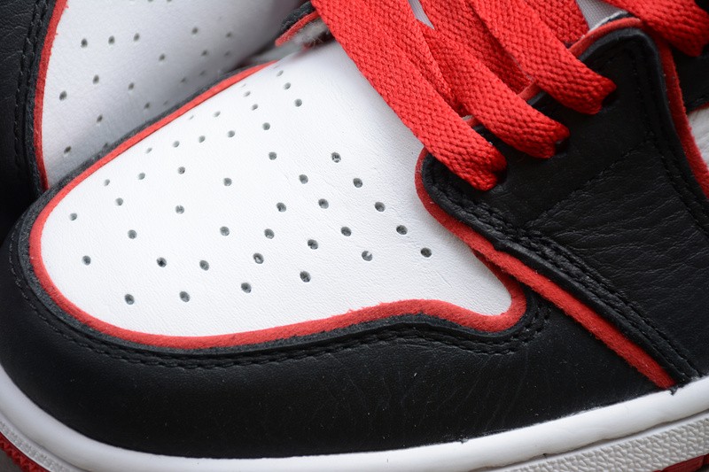 Air Jordan 1 Retro High Bloodline 555088-062
