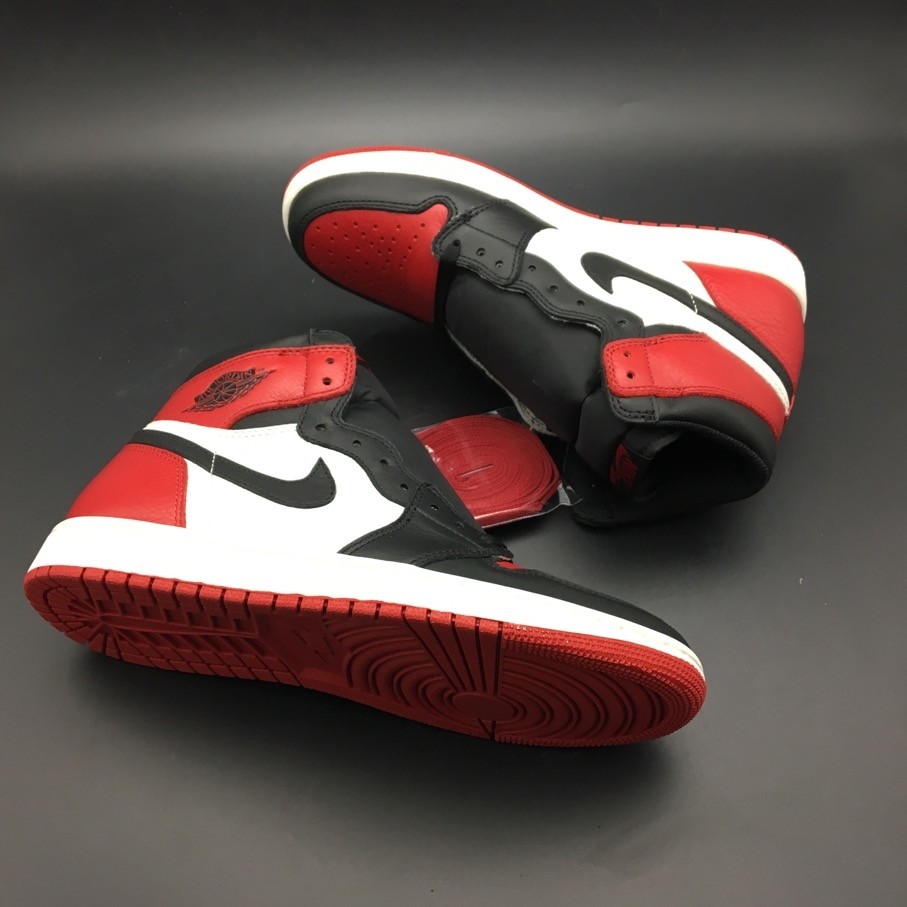 Air Jordan 1 Retro High OG Bred Toe 555088-610