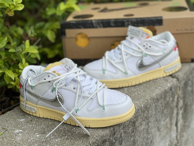OFF-WHITE x Futura x Nike Dunk Low DM1602-127