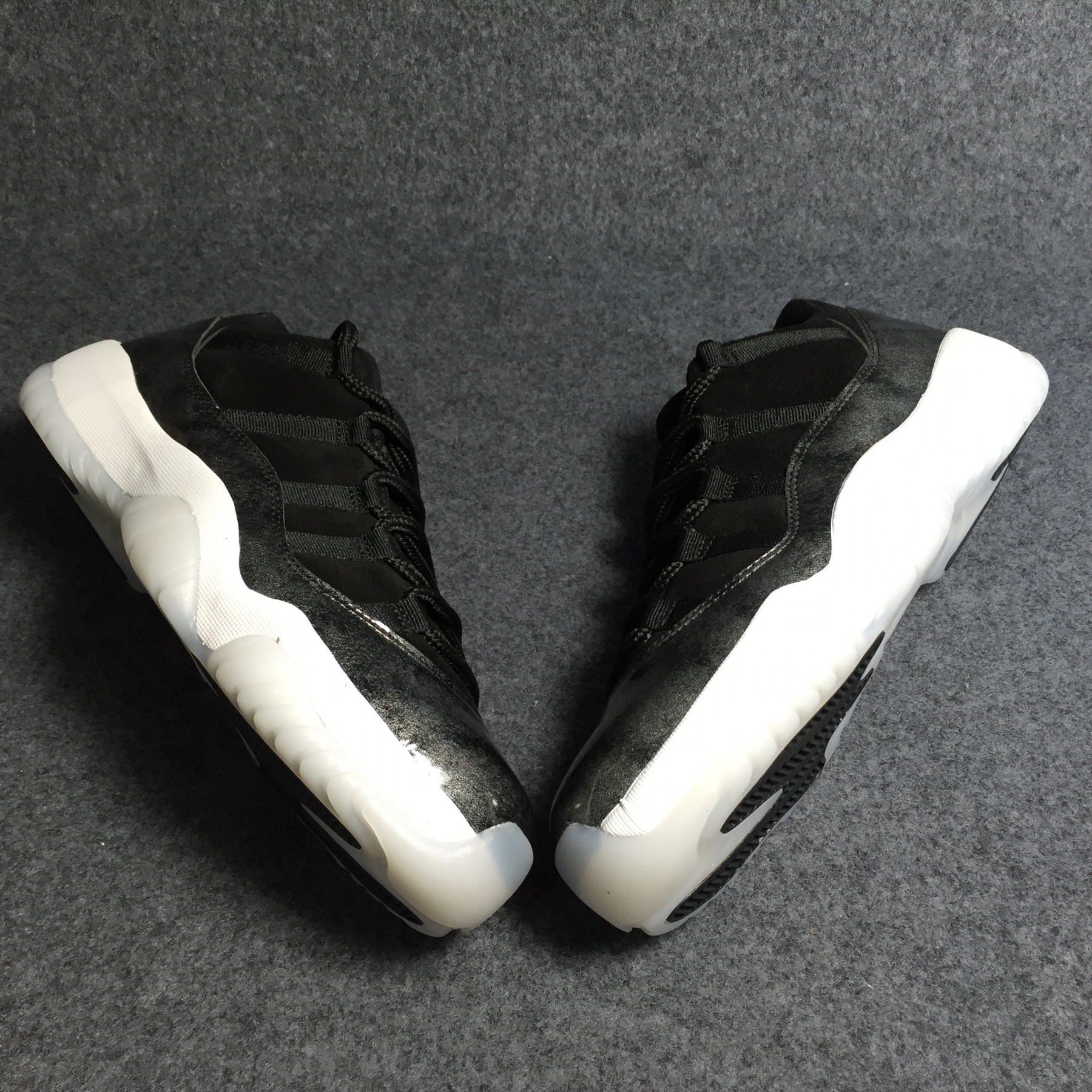 AIR JORDAN 11 RETRO LOW BG "BARON" 528895-010
