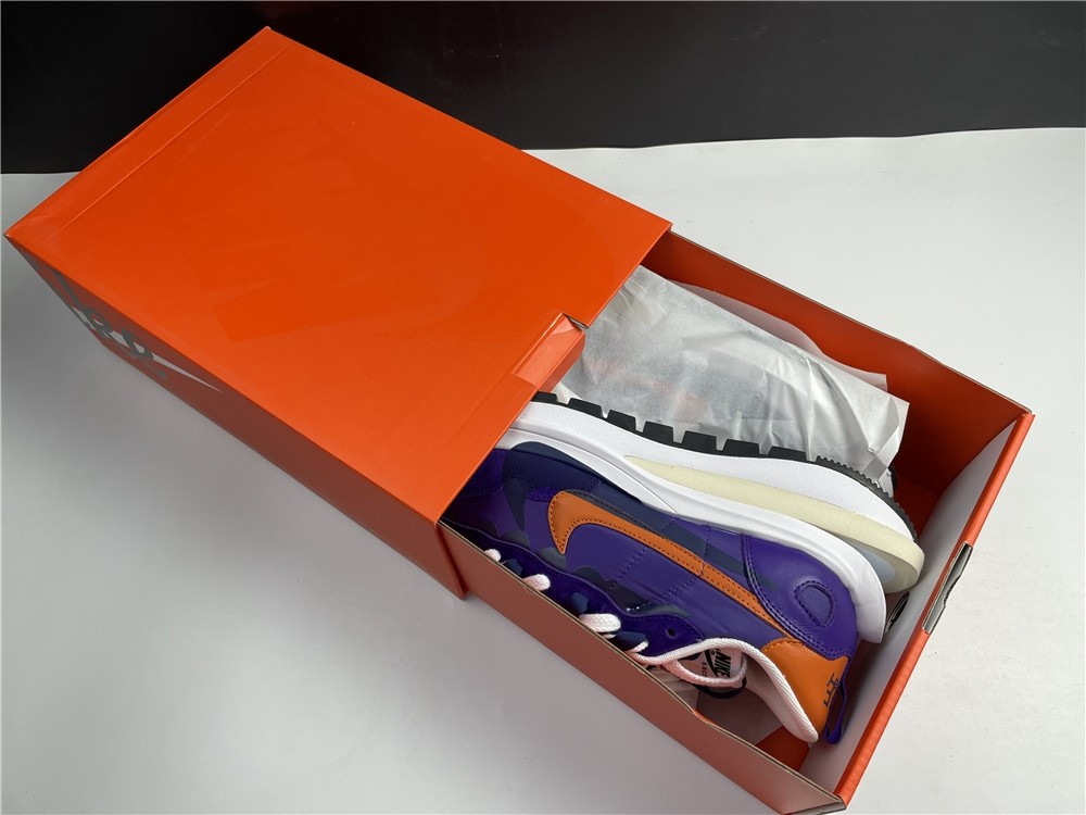 sacai x Nike VaporWaffle 3.0 P DD1875-500