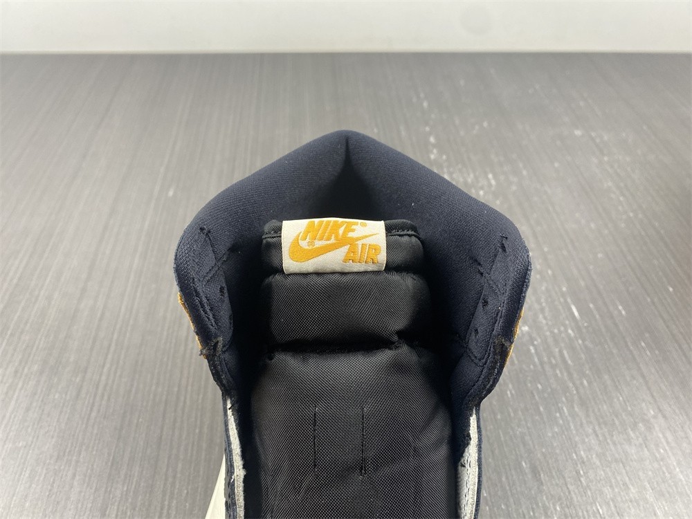Air Jordan 1 High OG “Yellow Toe” 555088-711